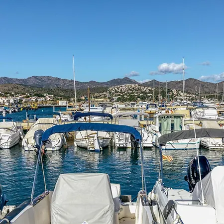 En Paseo Maritimo 2-3 Llança